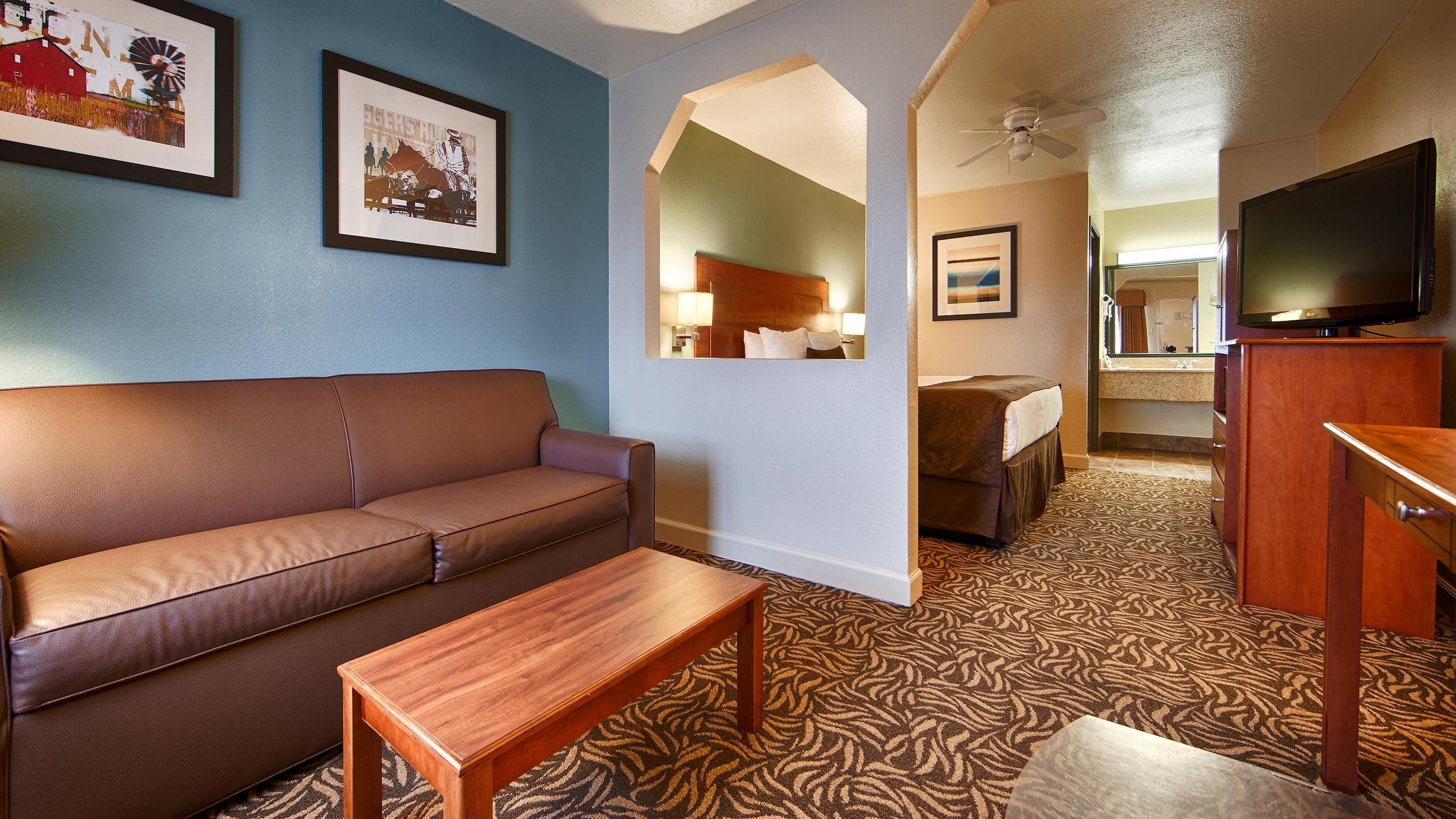 Western Regency & 3* Gonzales