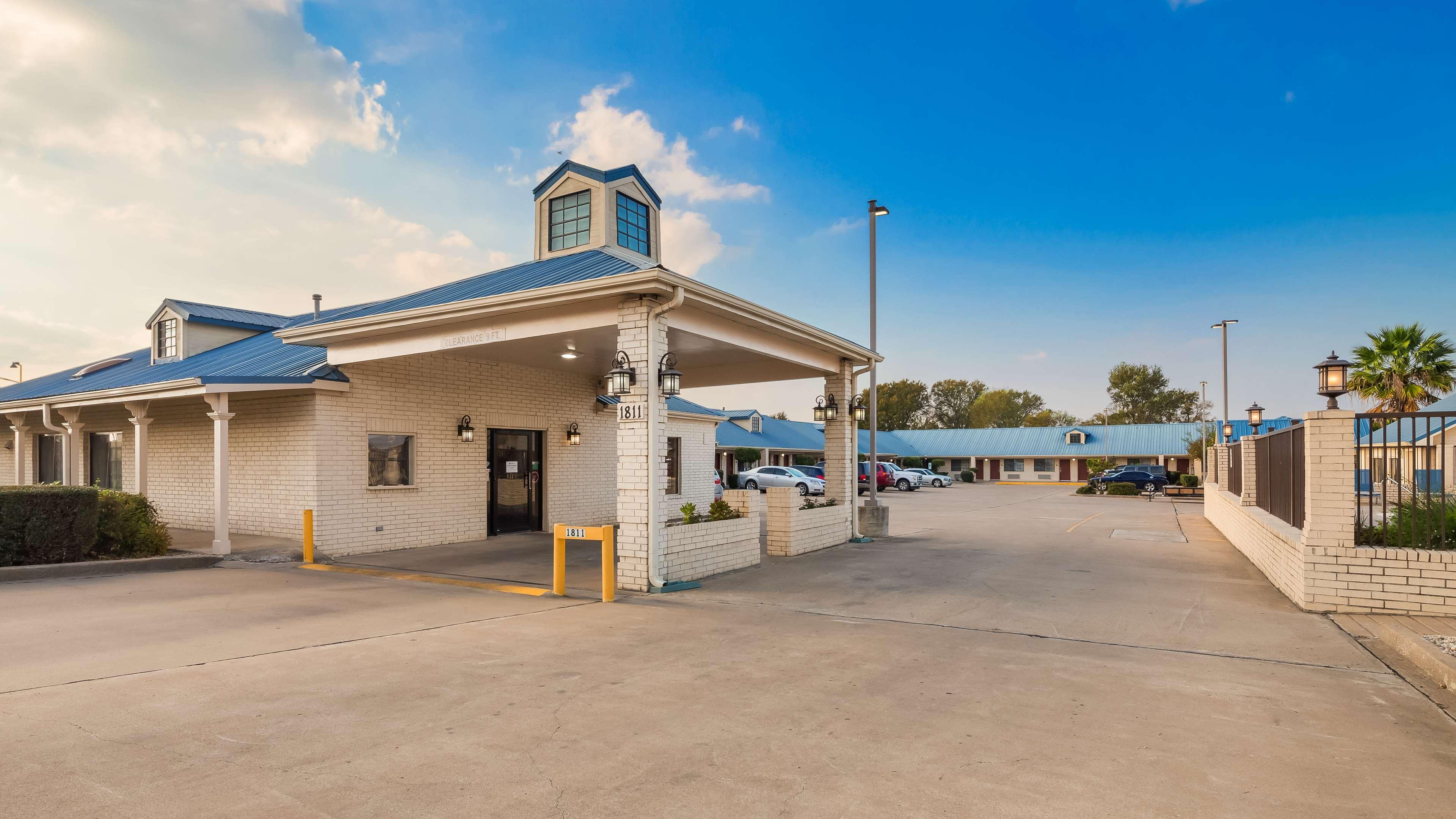 Motel Western Regency & Gonzales