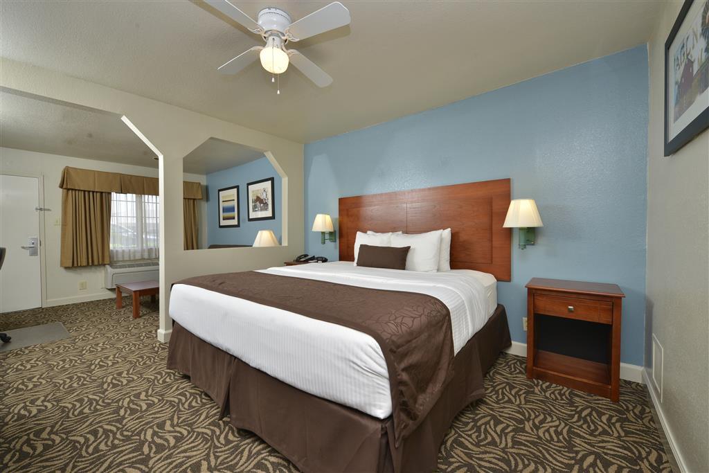 Western Regency & Motel Gonzales